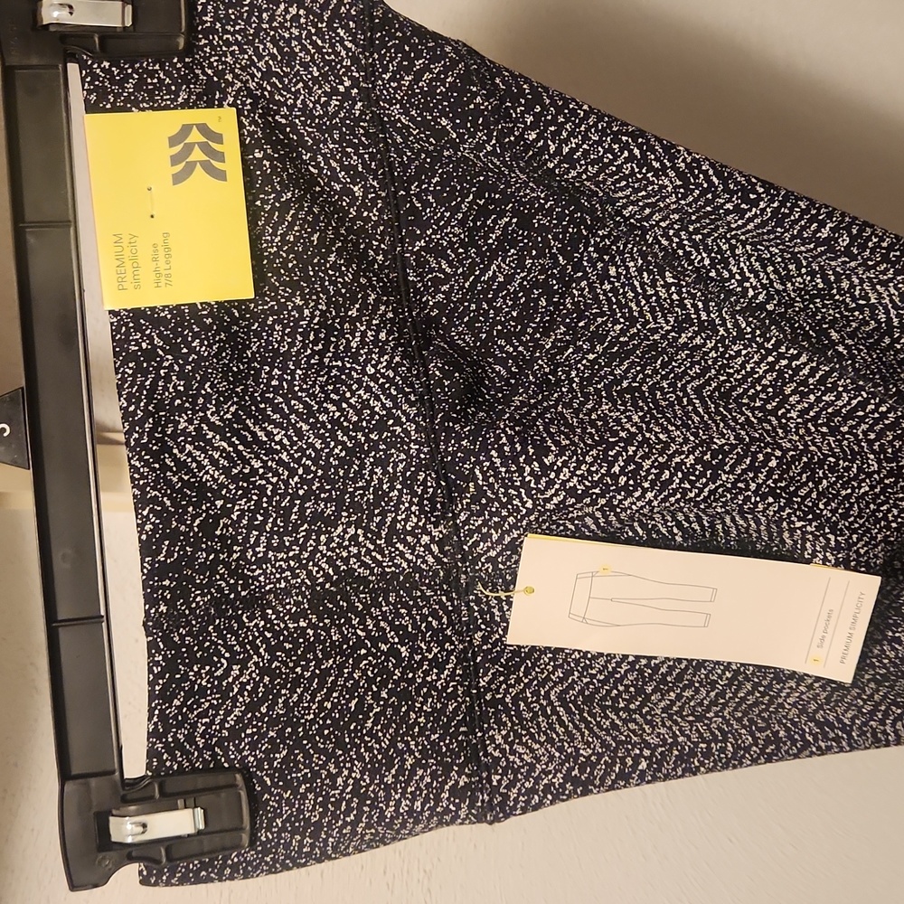 AIM brand new leggings with tags!